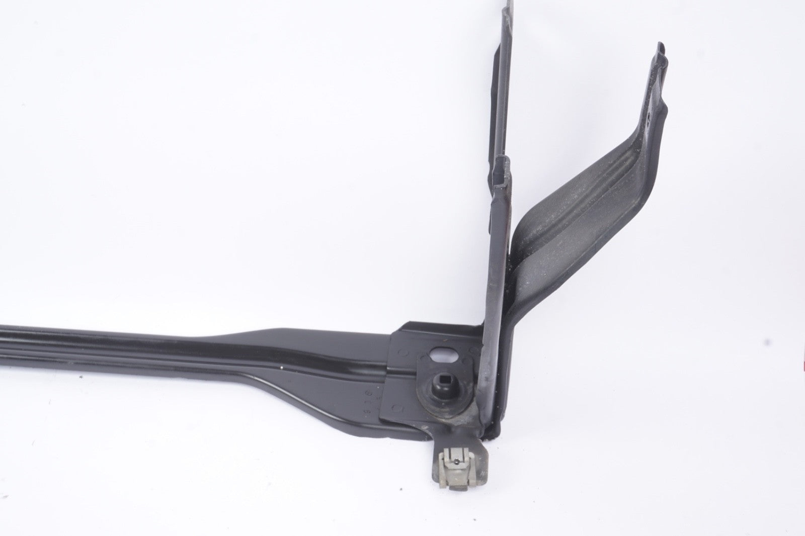 2007-2013 MERCEDES W221 S500 S550 S63 FRONT LOWER RADIATOR SUPPORT TIE BRACKET