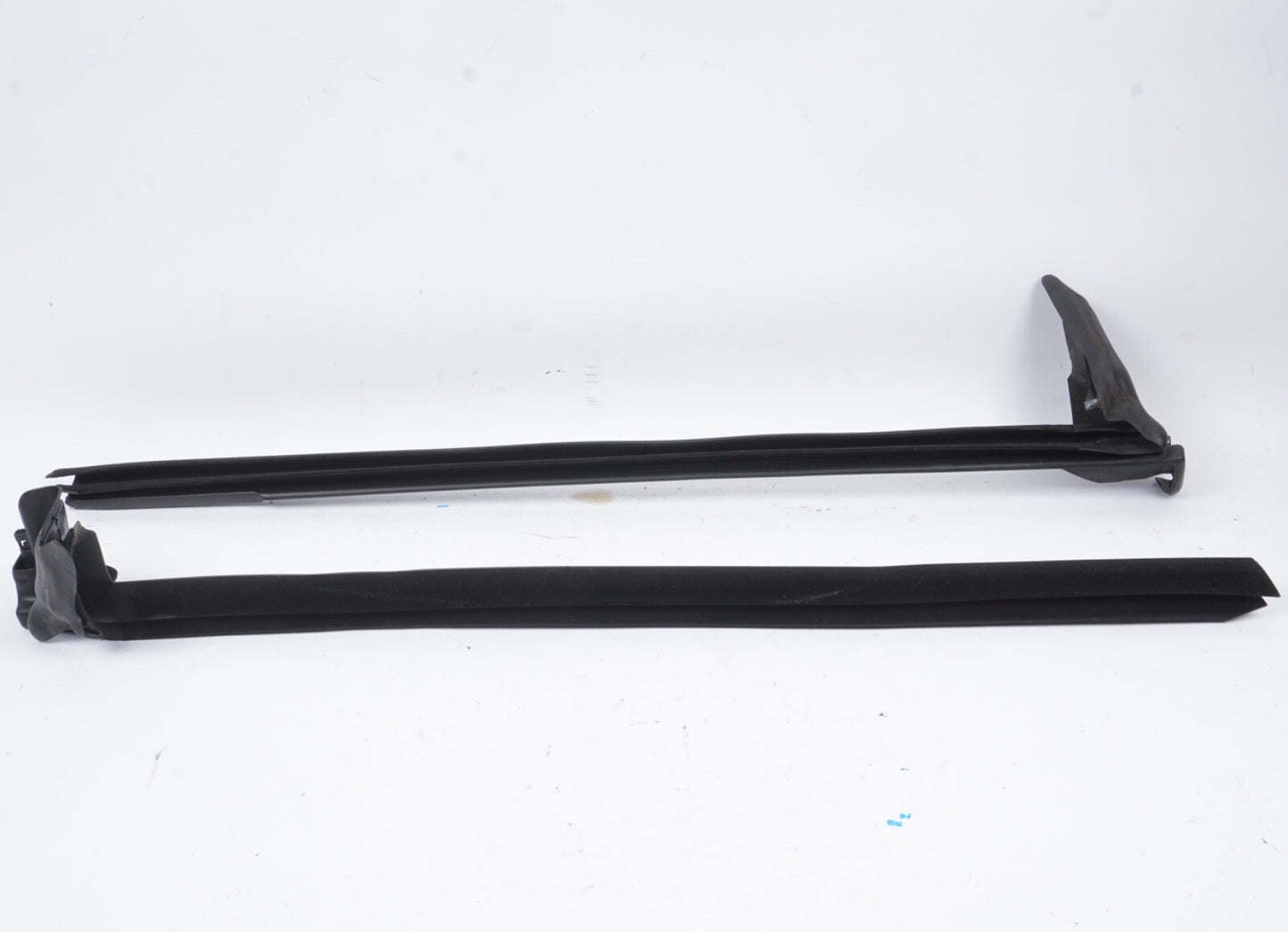 2011-2014 MERCEDES E350 CONVERTIBLE REAR QUARTER RUBBER SEAT LEFT & RIGHT