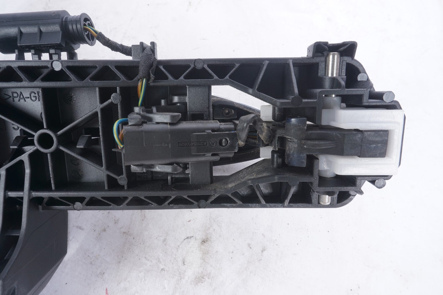 12-14 Mercedes C300 C350 W204 Front Left Driver Side Exterior Door Handle OEM