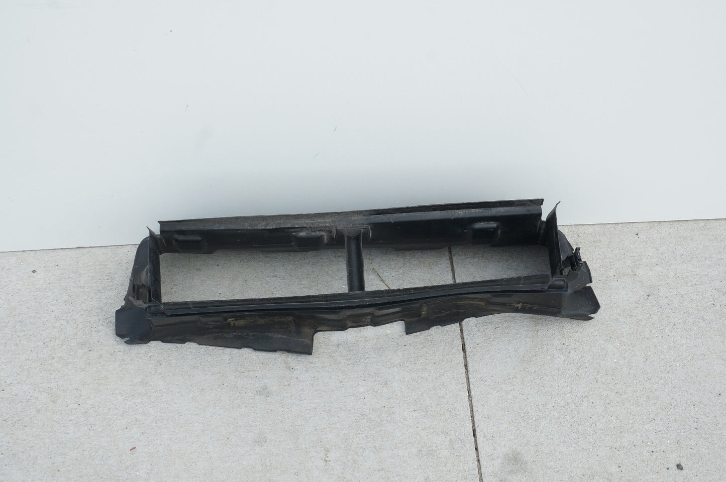 16 17 18 FORD FOCUS AIR INTAKE DUCT F1EB-8312-AA OEM