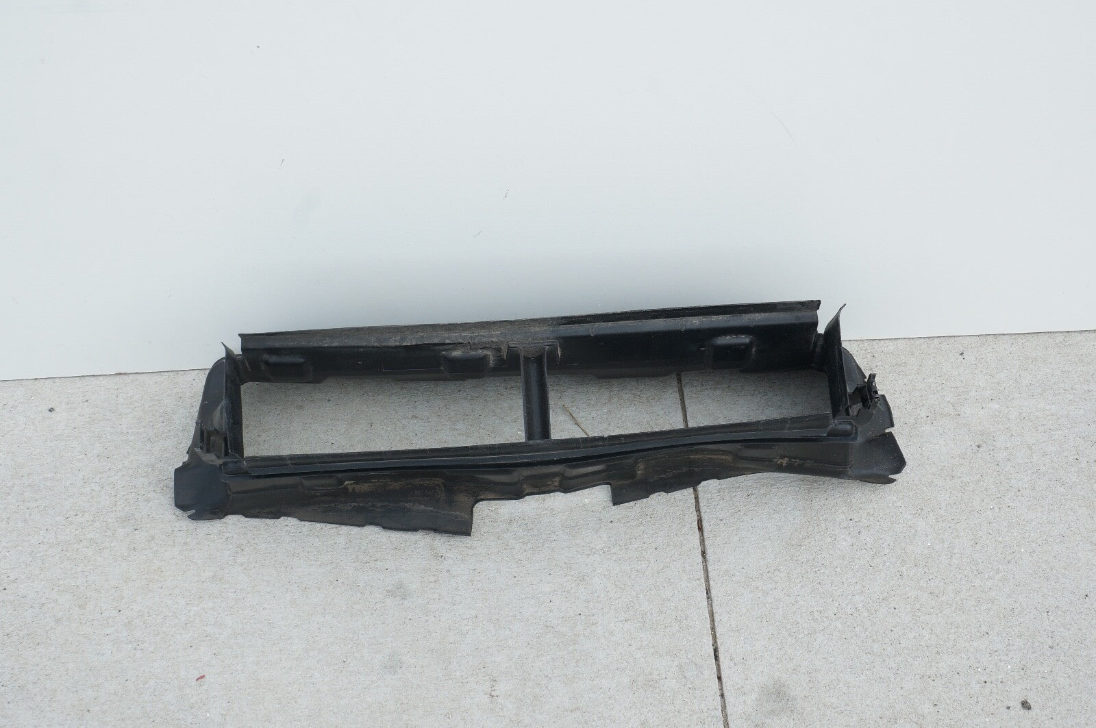 16 17 18 FORD FOCUS AIR INTAKE DUCT F1EB-8312-AA OEM