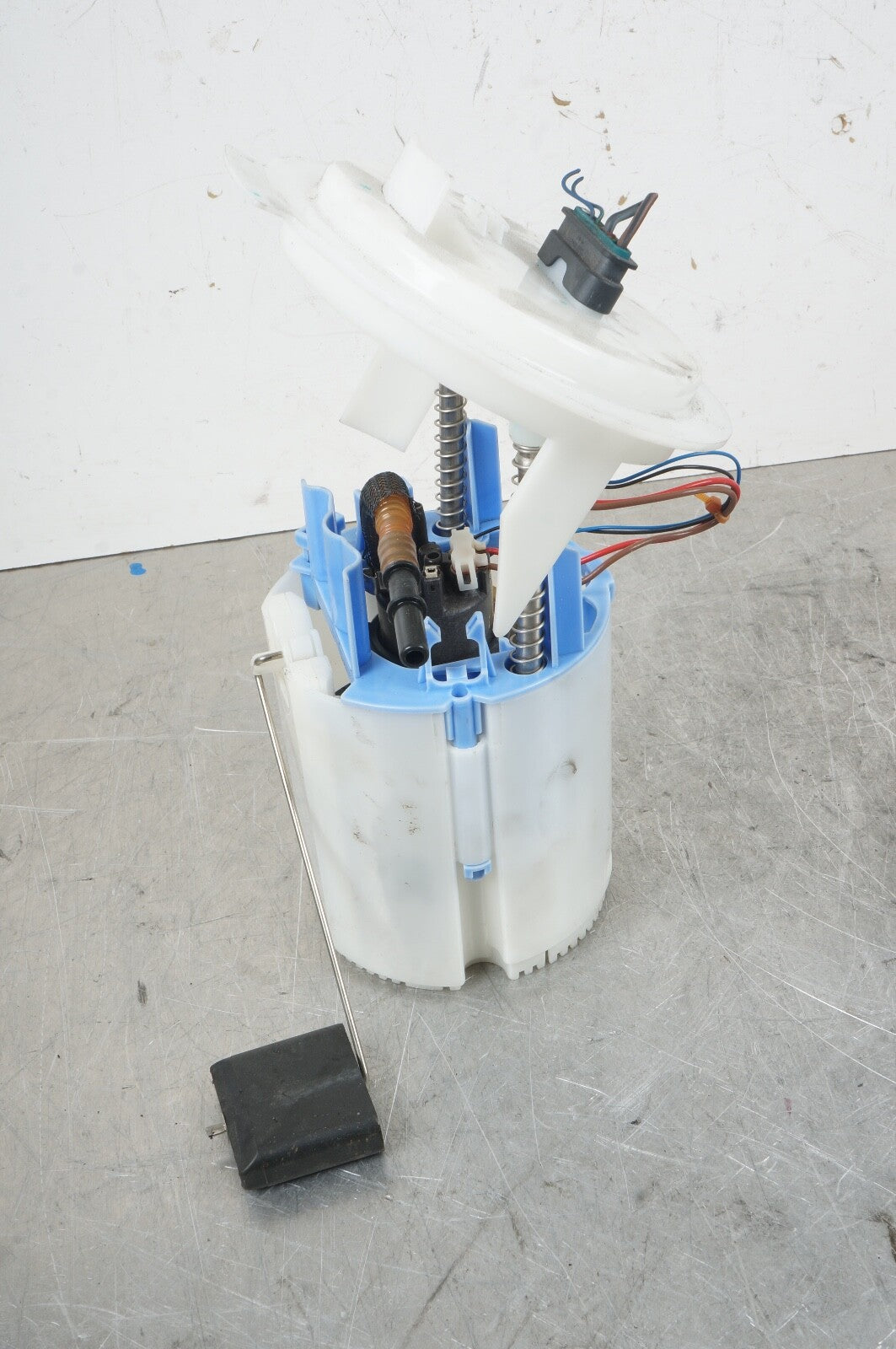 08-11 Mercedes W204 C300 Left Right Side Fuel Pump Level Sensor 2044700894 OEM
