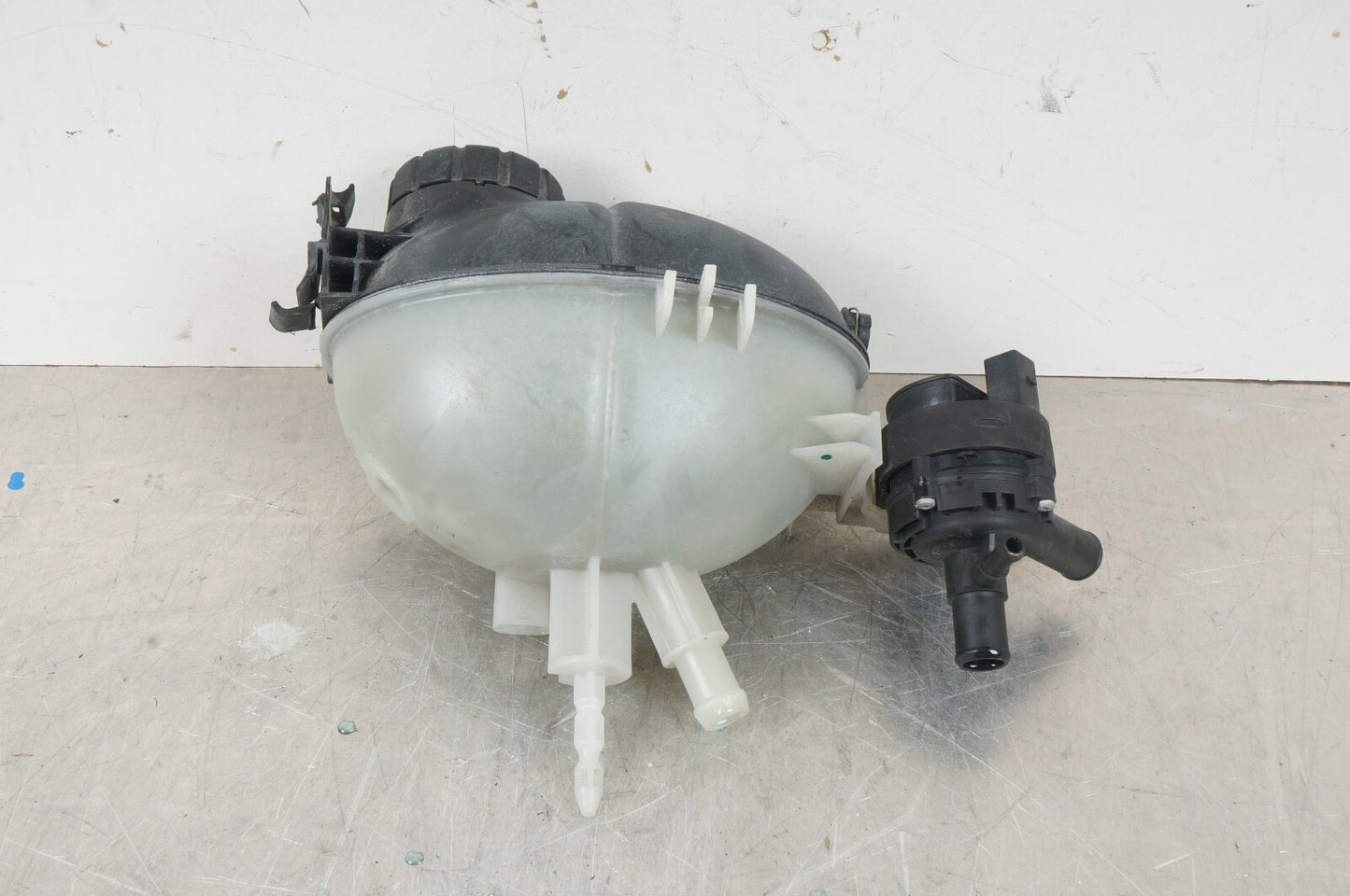 2008-2015 MERCEDES-BENZ W204 C250  COOLANT OVERFLOW EXPANSION RESERVOIR OEM 