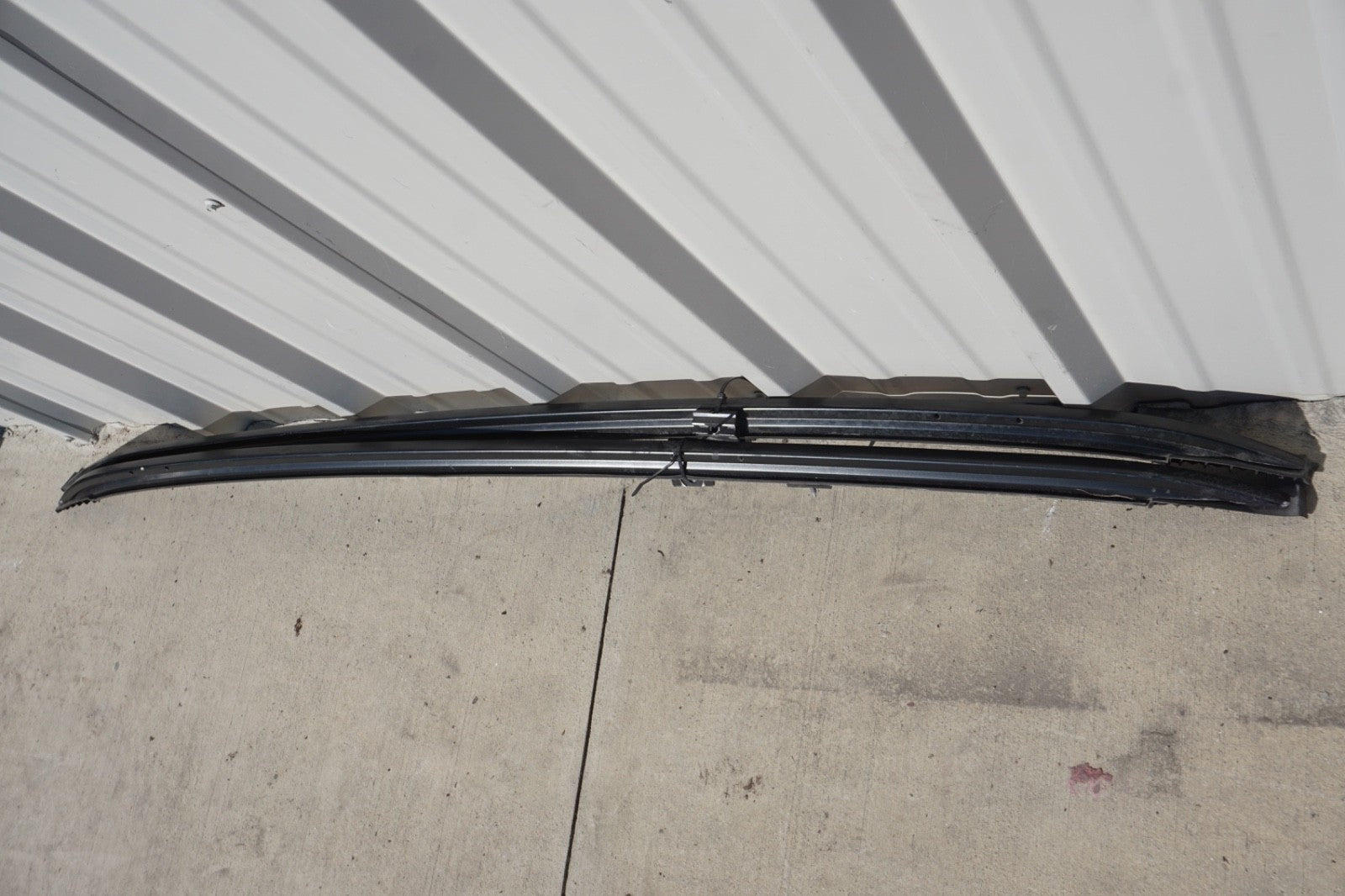 2017 - 2023 Alfa Romeo Q4 Stelvio Right And Left Luggage Roof Rails OEM