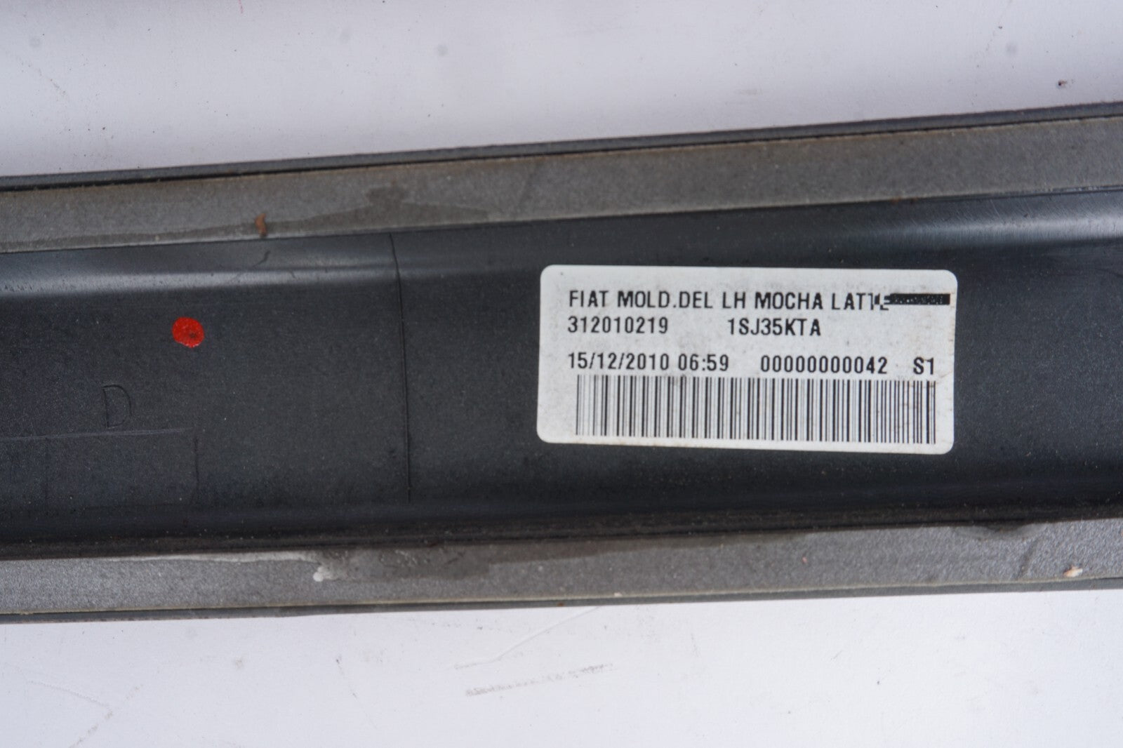 2012 - 2017 Fiat 500 Front Door Molding Left & Right OEM