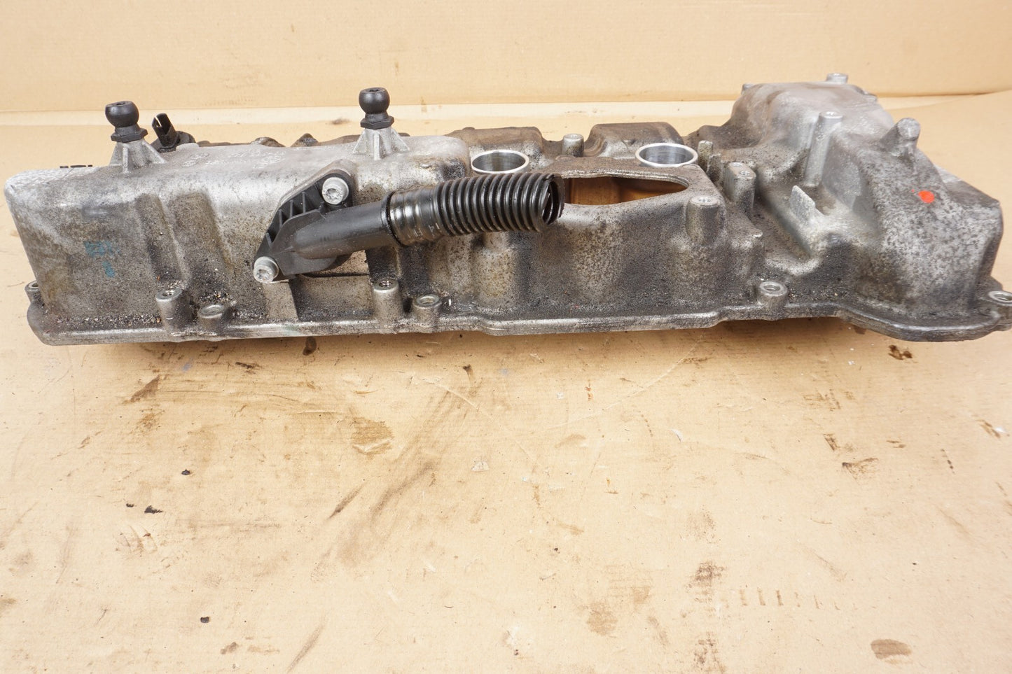 2012 - 2016 BMW 650i 550i 750i 4.4l Left Driver Side Valve Cover OEM