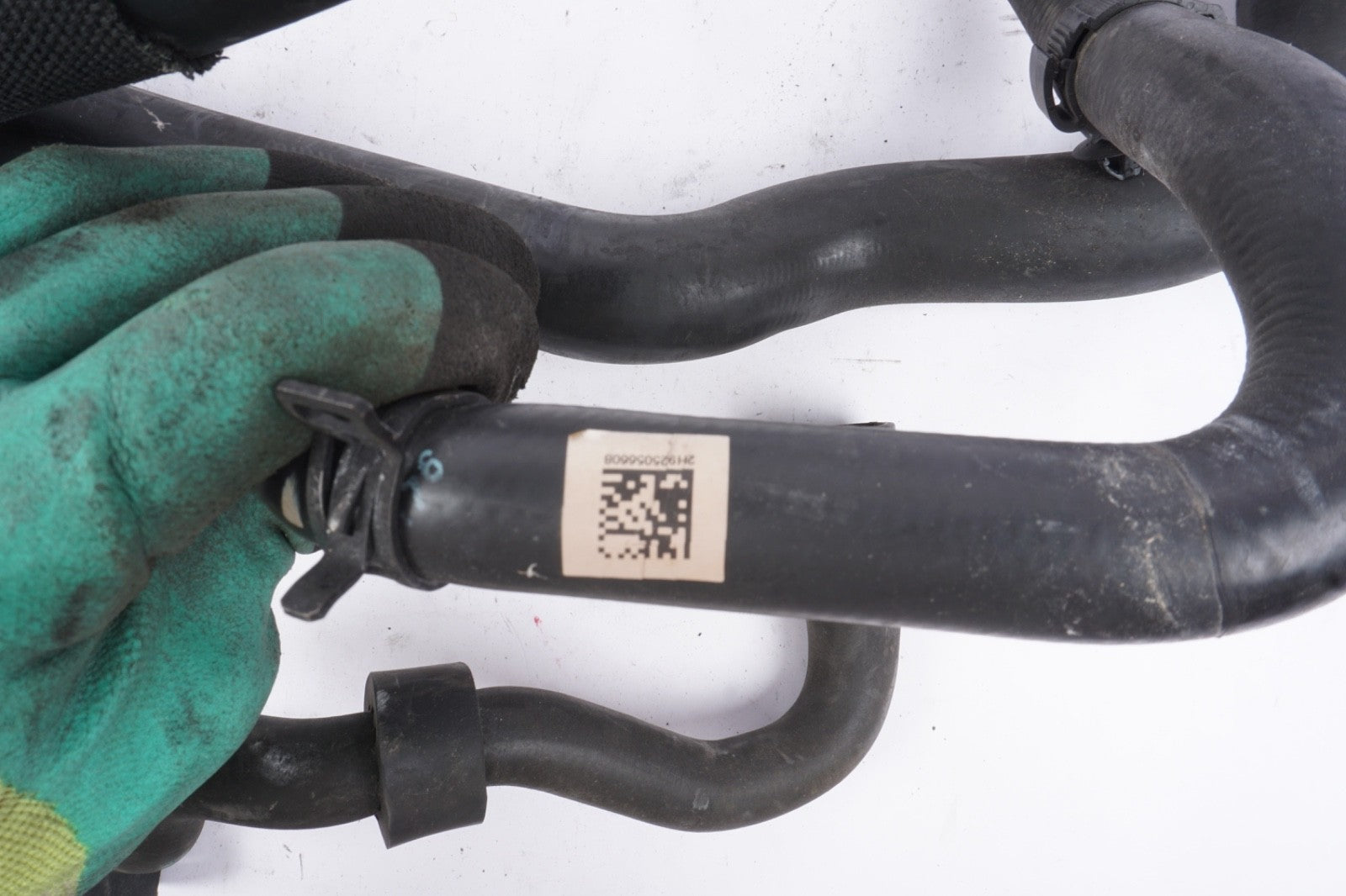 2018 - 2023 BMW X2 F39 2.0L RADIATOR COOLANT WATER OUTLET HOSE TUBE OEM 7617374