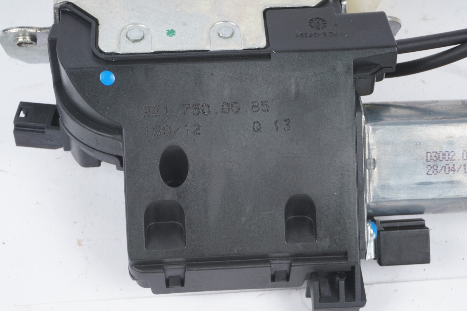 07-13 Mercedes W221 S550 CL600 S400 Rear Trunk Lid Latch Lock Actuator OEM