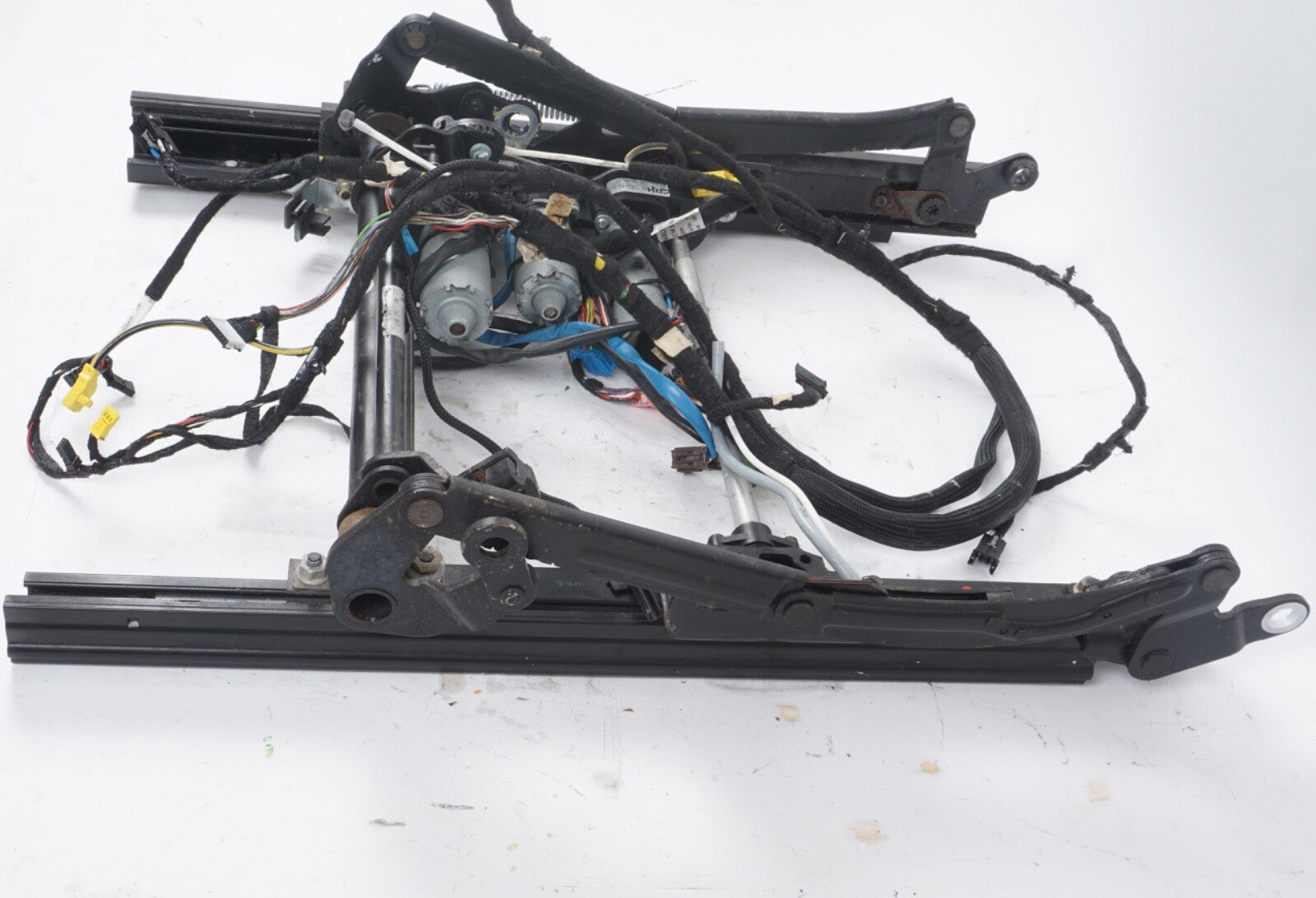 03-12 Mercedes R230 SL500 SL55 AMG Lower Seat Track Rail Right Side OEM