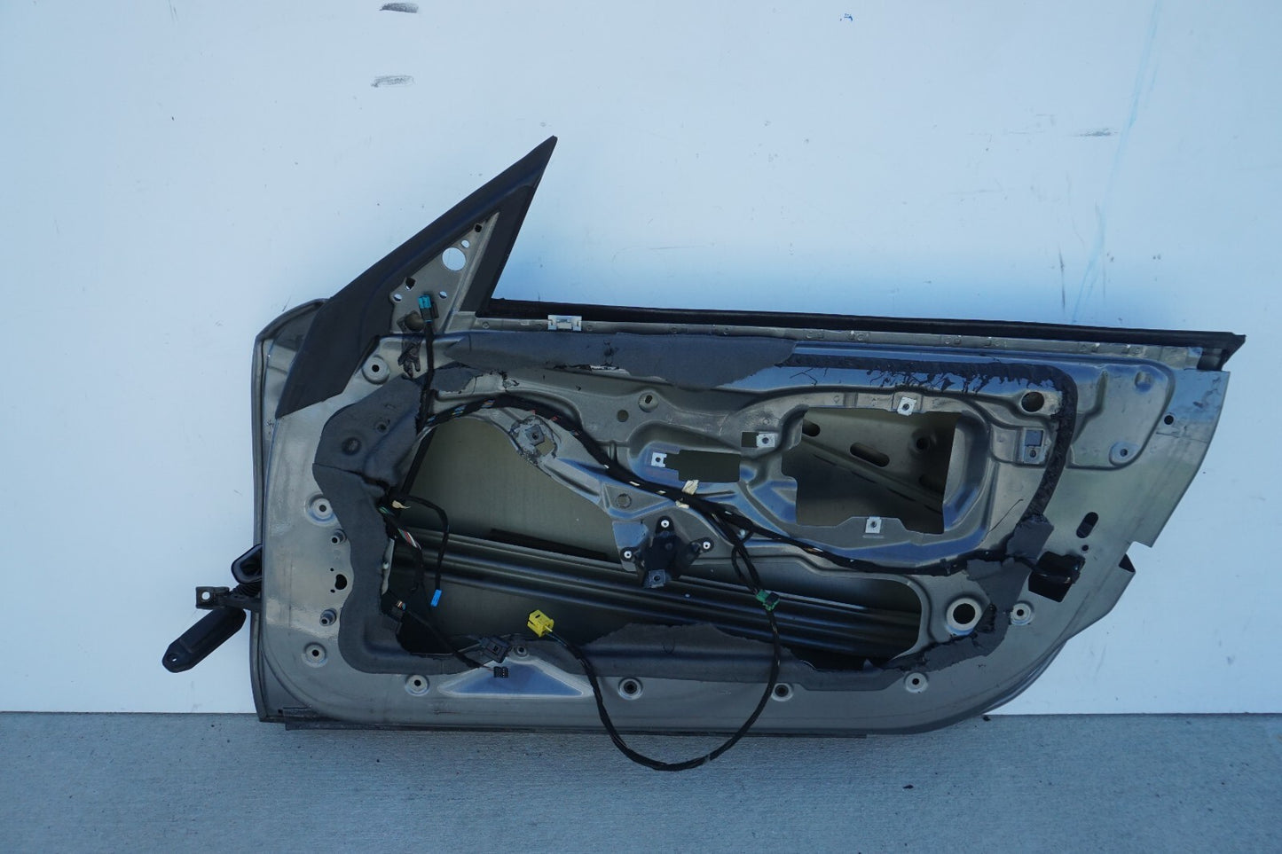 2003-2008 BMW Z4 E85 FRONT RIGHT PASSENGER DOOR SHELL  OEM
