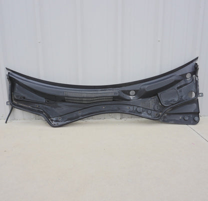 2014-2020 Maserati Ghibli Windshield Wiper Cowl Vent Grille Panel 670010468 OEM