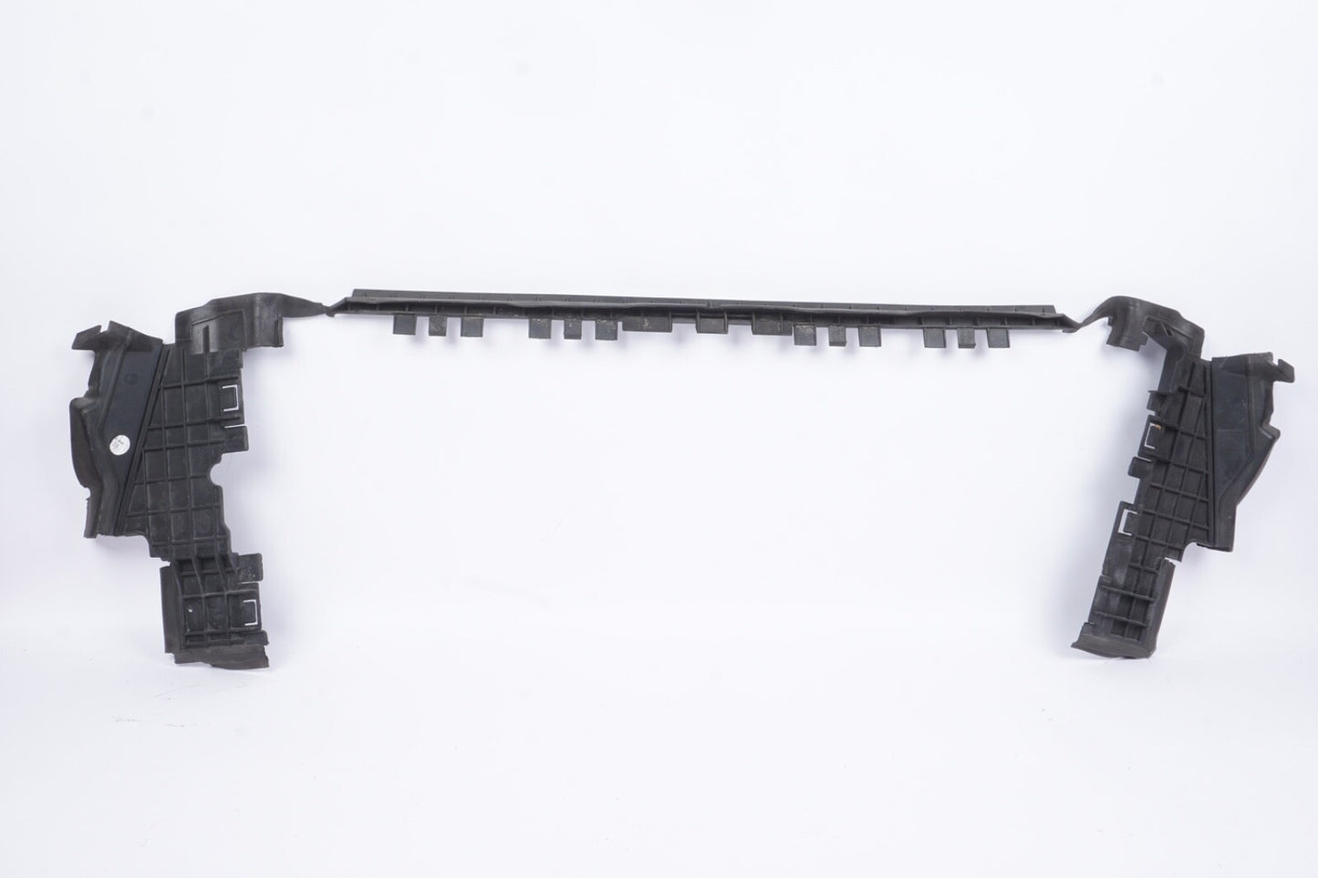 10-17 Mercedes W207 E350 E400 Radiator Support Baffle Air Duct 2075052530 OEM