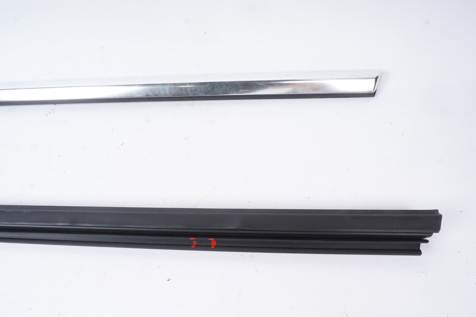 10-13 MERCEDES-BENZ E350 E550 COUPE FRONT RIGHT PASSENGER DOOR CHROME MOLDING