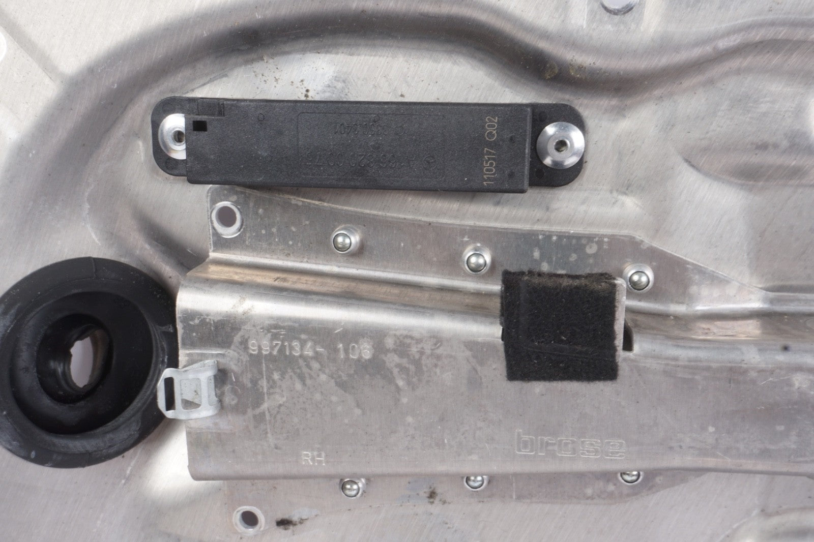 07-13 MERCEDES W221 S550 S400 REAR RIGHT SIDE WINDOW REGULATOR MOTOR PANEL OEM