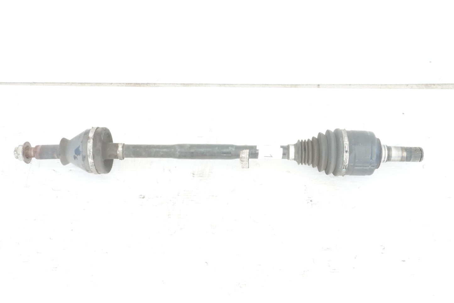 2014 - 2017 MASERATI QUATTROPORTE 3.0L REAR RIGHT PASSENGER SIDE AXLE SHAFT OEM