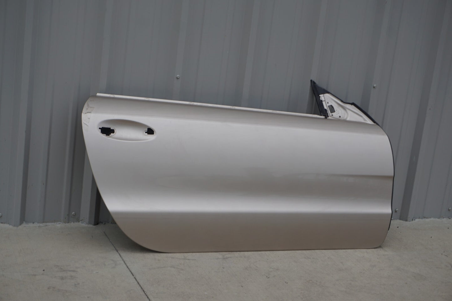 03 - 08 Mercedes R230 SL500 SL550 SL600 Front Door Shell Right Passenger EM