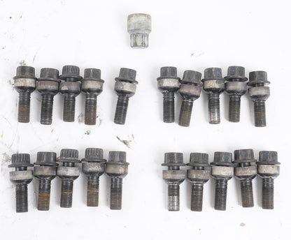 2011-2018 PORSCHE CAYENNE - Locking LUG NUT / BOLT SET W/ KEY 95836105700