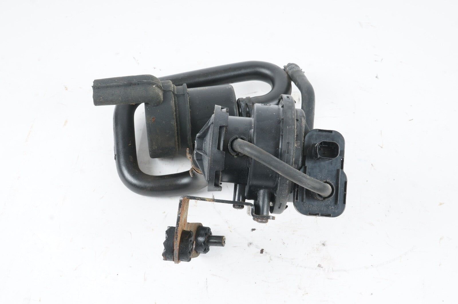 2010 - 2020 Bentley Mulsanne EVAP VALVE