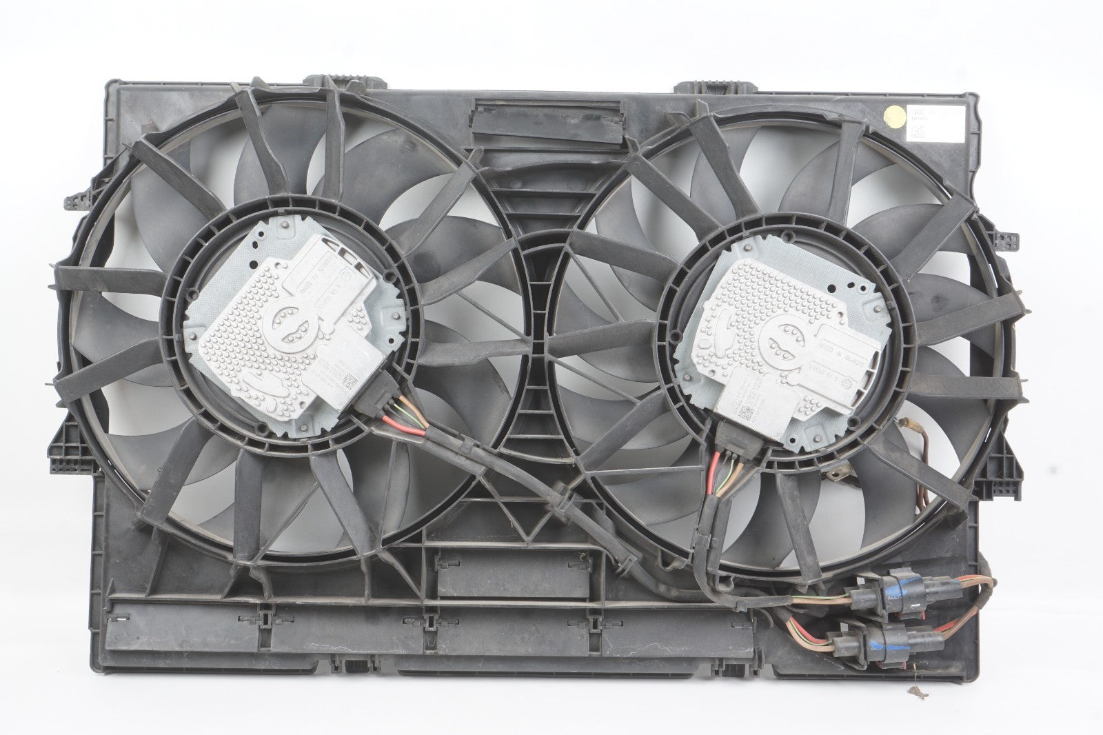 2011 - 2018 Audi A8L A8 3.0l Radiator Cooling Fan & Shroud OEM