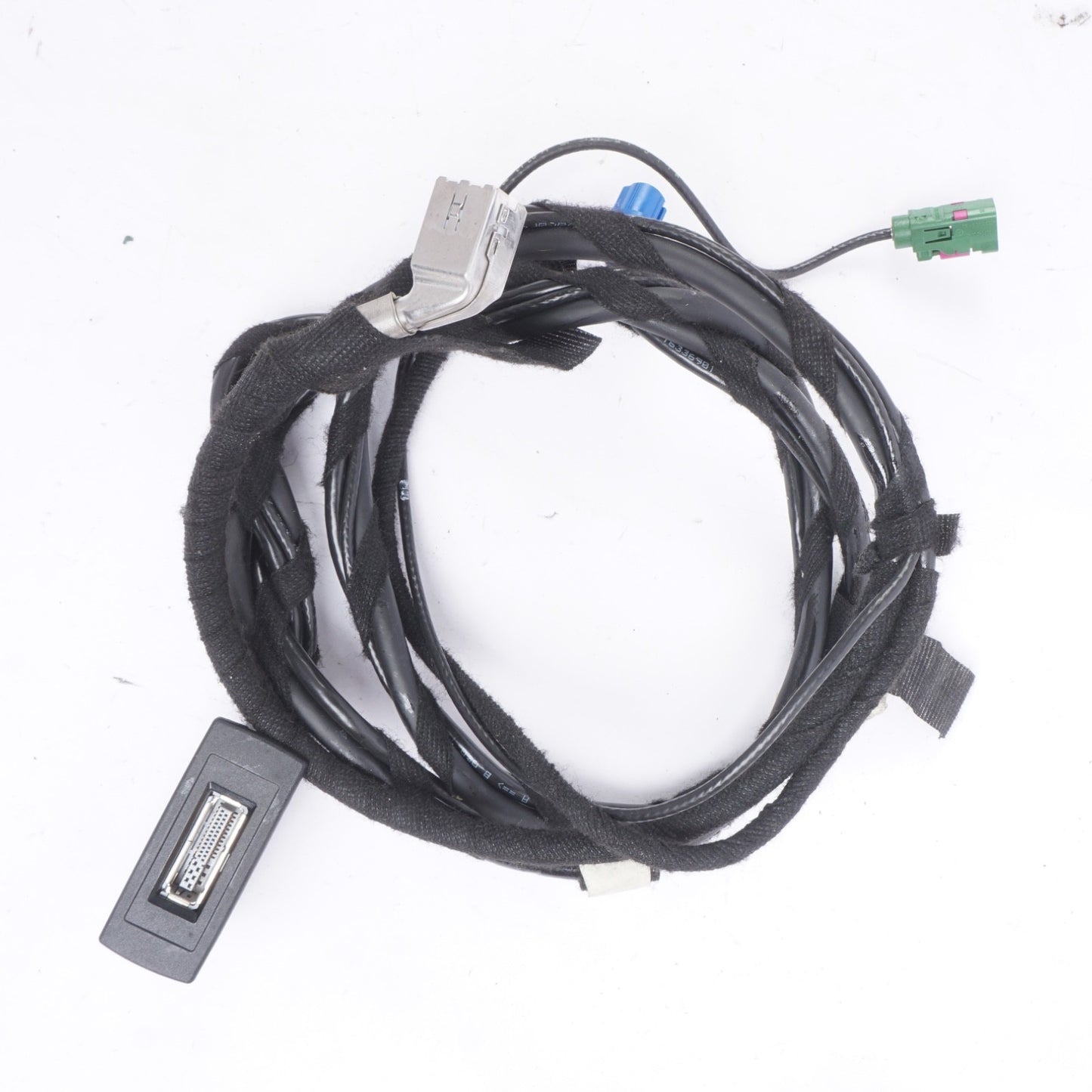 12-15 Mercedes C E W207 W204 CENTER CONSOLE USB PORT WITH WIRE HARNESS OEM