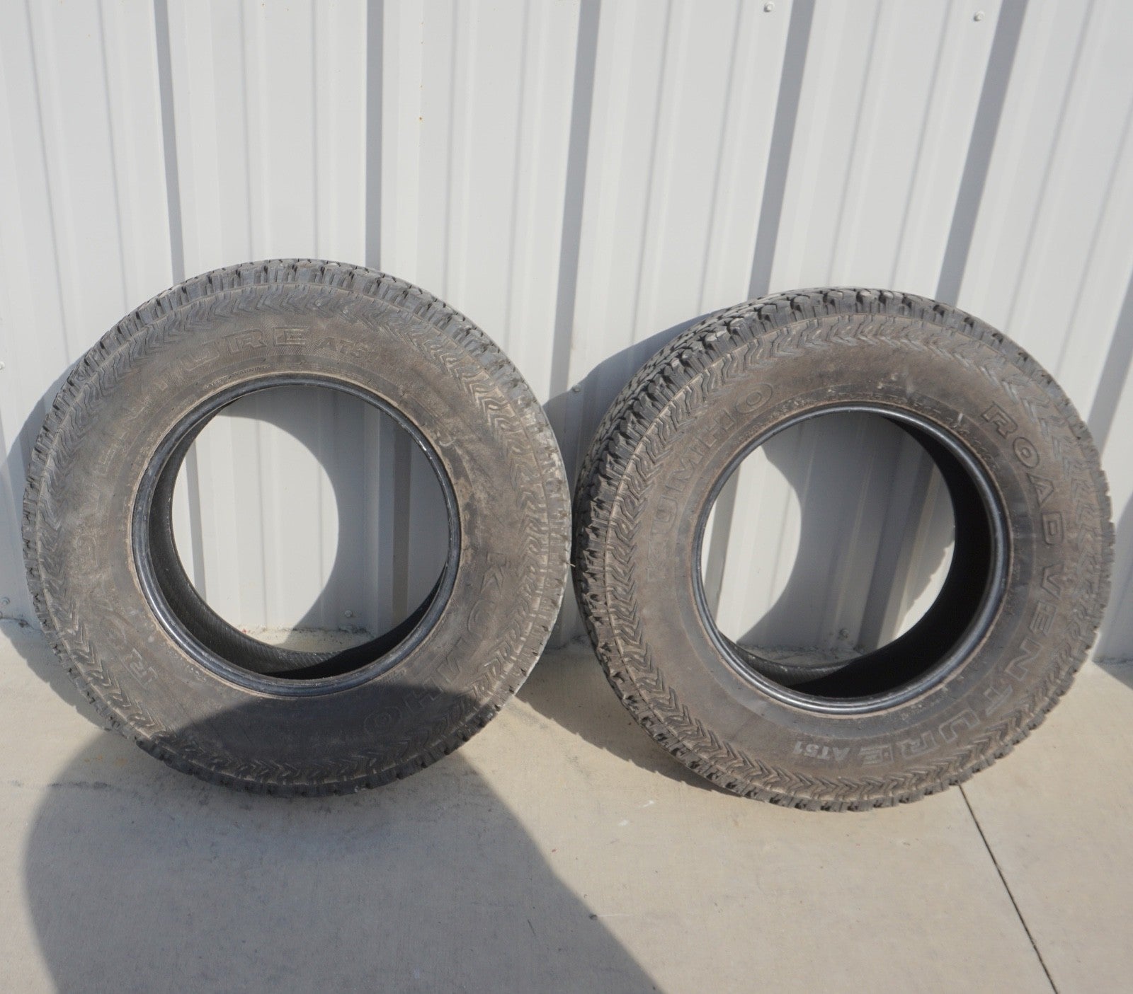 P275/70R17 Kumho Road Venture AT51 Takeoff 114 R Used 10/32 - PAIR
